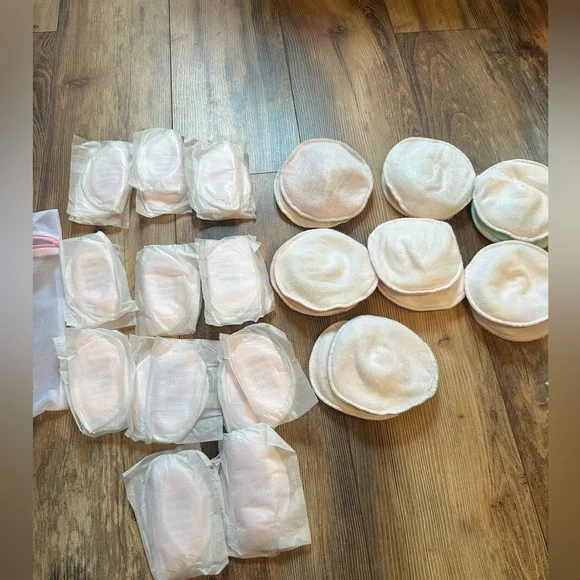 Bundle of Reusable & Disposable Nursing Pads - Picture 2 of 4